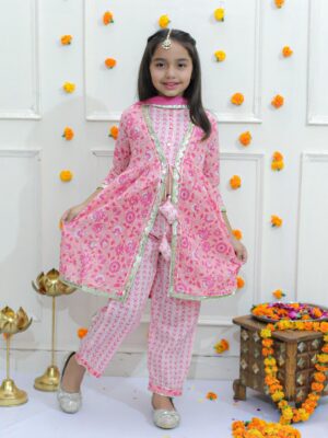 Ka-mee Girls Floral Printed Sleeveless Regular Kurta Set With Jacket