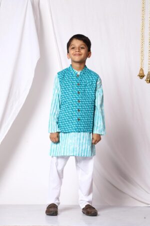 Kamee Turquoise Blue Floral Printed Pure Cotton Kurta with Pyjama & Jacket