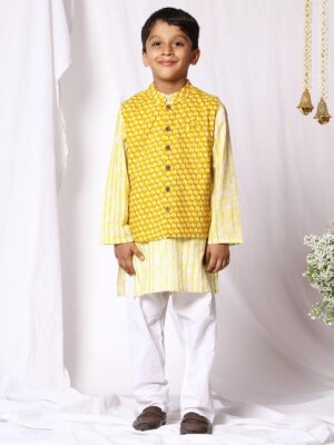 Kamee Geometric Print Pure Cotton Kurta With Pyjama & Floral Print Jacket-Yellow