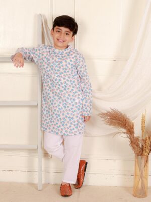 Kamee Motifs Printed Regular Pure Cotton Straight Kurta with Pyjamas-Blue