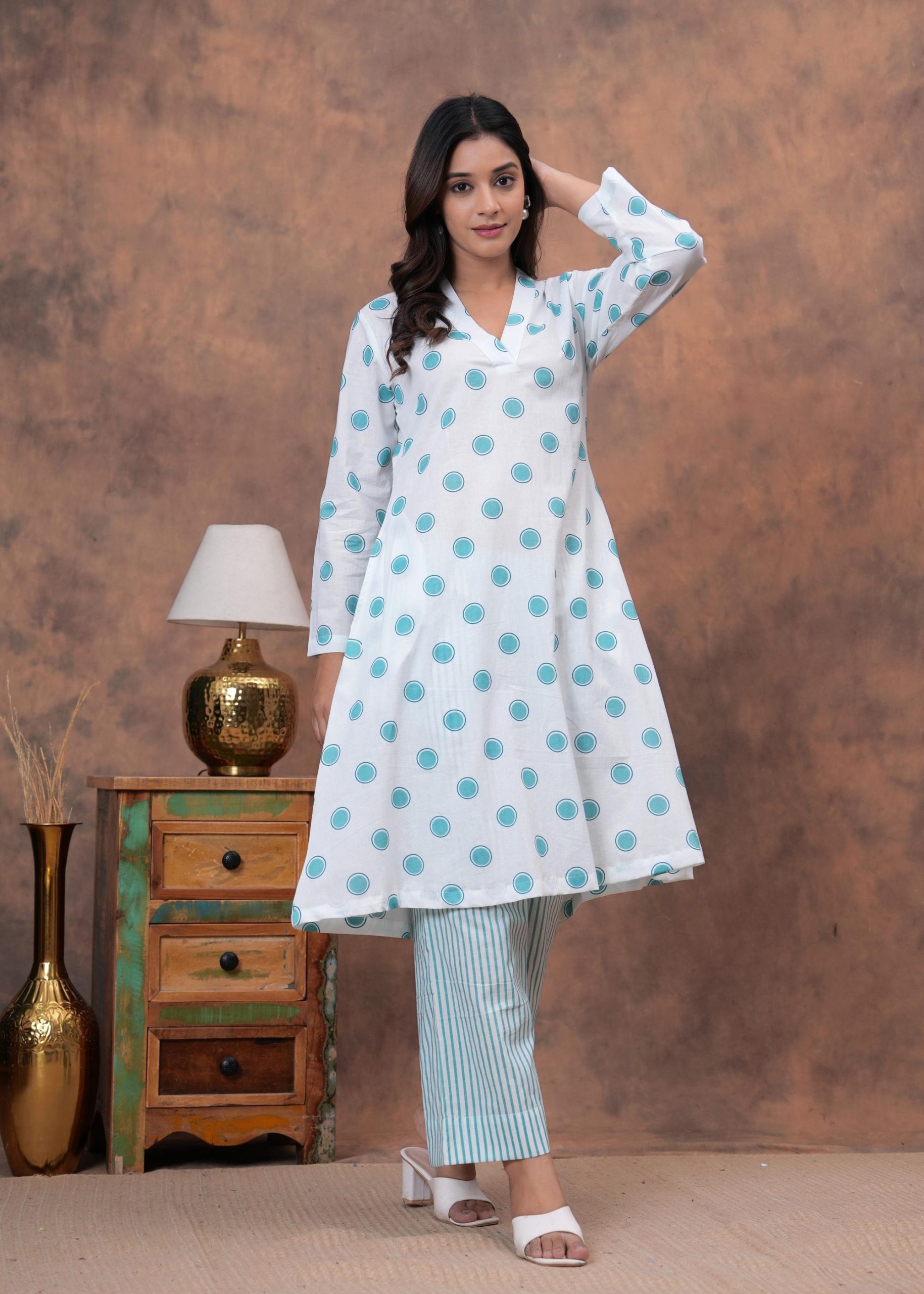 Kamee V-Neck Pure Cotton White Light Blue Circles Co-Ord Set