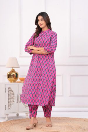 Kamee Women Pure Cotton Pink Floral Co-Ord Set for Casual Wear